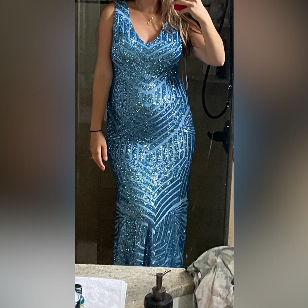 Strechy powder blue sequined gown - Picture 6 of 6